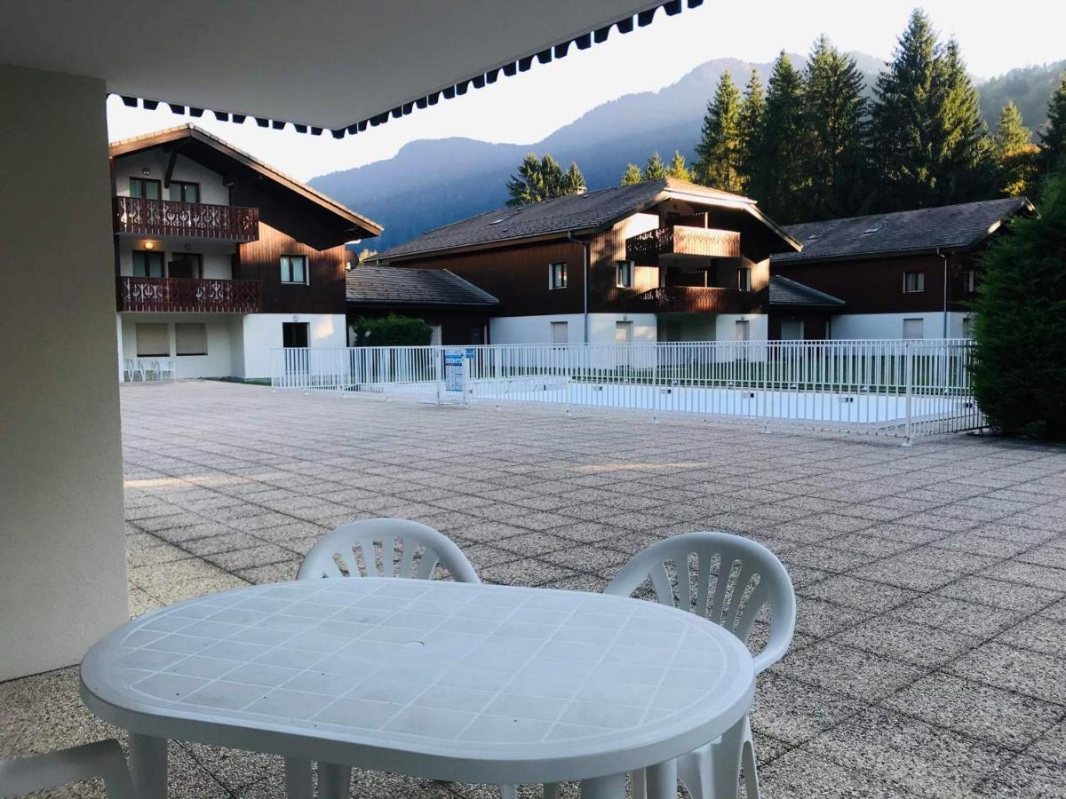 Appartement Confortable Avec Piscines, Terrasse Et Parking A Samoens - Fr-1-629-100 Ngoại thất bức ảnh